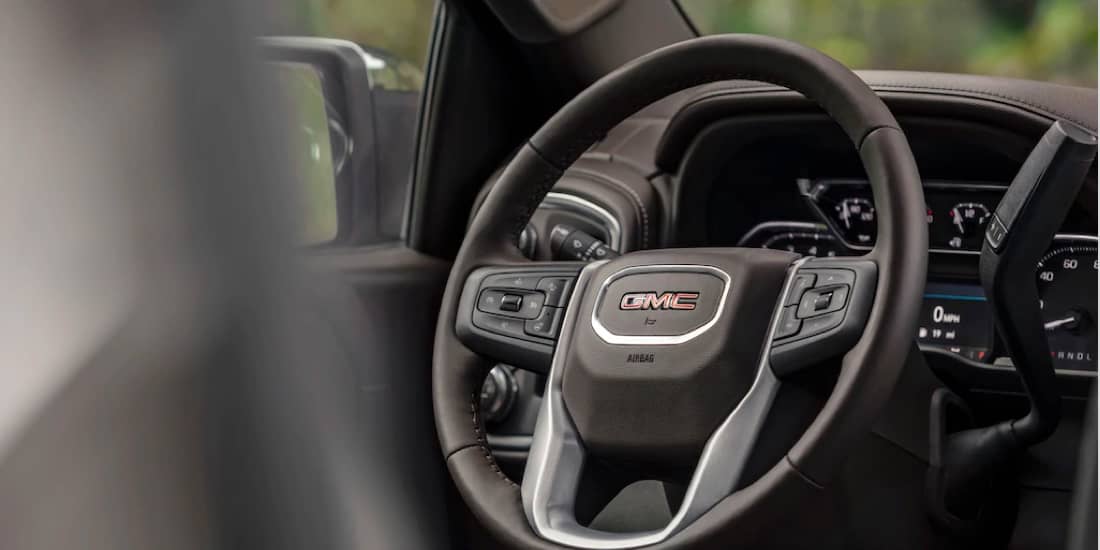 Sierra 1500 Driver Focused Details (steering wheel and dash)